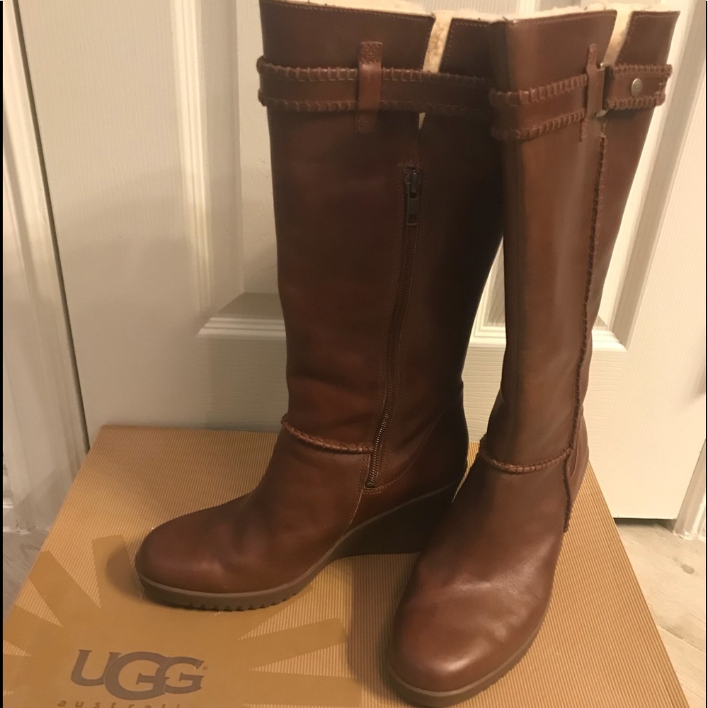 UGG Maxene boot with Sherpa lining